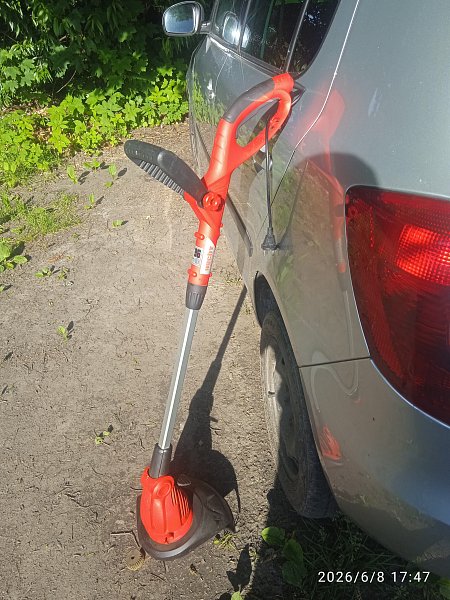 Strunová sekačka HECHT,500k.c.